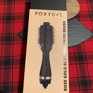 NWT Foxy Bae Rose Gold Blowout Dryer Brush